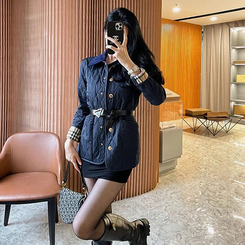 버버리 코듀로이 칼라 다이아몬드 퀼티드 자켓 네이비 · 조** 고객님