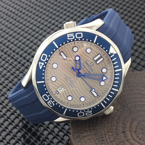 오메가 씨마스터 300 그레이판 블루우레탄 43mm · 임** 고객님